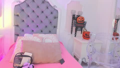 Snapshot of _brenda_becker chatting on November 1, 8:00 pm Brenda online show from November 1, 8:00 pm