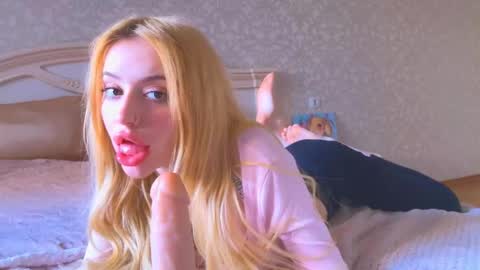 Snapshot of _bunnydollstella_ chatting on September 30, 6:07 am Stella online show from September 30, 6:07 am