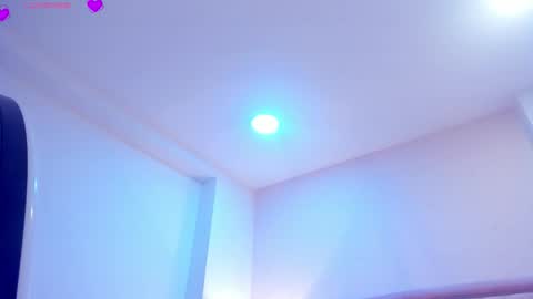 cailyn  online show from March 4, 9:10 pm