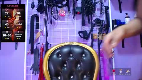 Snapshot of _candy_bdsm_ chatting on October 27, 3:10 am Bella online show from October 27, 3:10 am