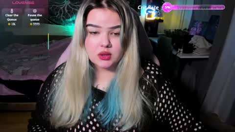 _candym1lky_ online show from January 17, 7:24 am