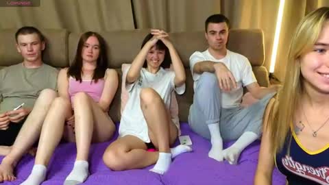 _capybara0_0 online show from July 31, 7:57 pm