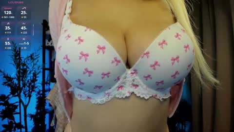 Snapshot of _careful_i_bite_nya_ chatting on October 4, 3:21 pm Alisa online show from October 4, 3:21 pm