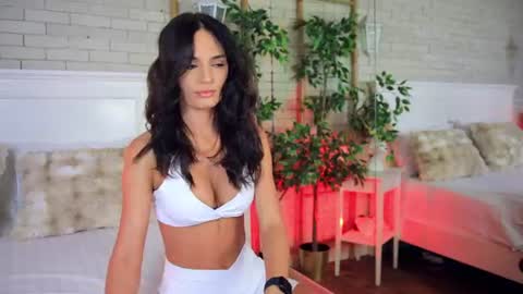 Snapshot of _carlawhite_ chatting on June 19, 3:33 am _carlawhite_ online show from June 19, 3:33 am