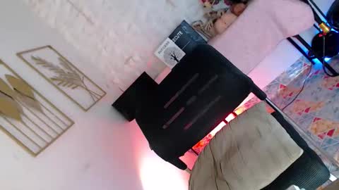 Caroline online show from February 5, 7:13 am