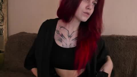 Snapshot of _caroline_coy chatting on November 11, 11:32 am Caroline online show from November 11, 11:32 am