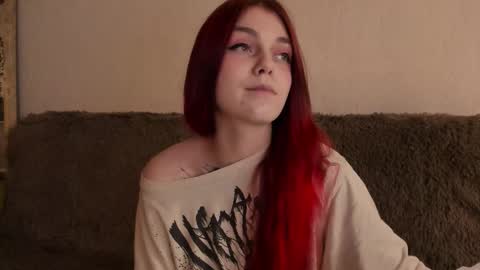 Snapshot of _caroline_coy chatting on November 18, 1:15 pm Caroline online show from November 18, 1:15 pm