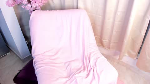 Snapshot of _cat_18 chatting on January 1, 12:43 am You can Call me Kitty Cat online show from January 1, 12:43 am