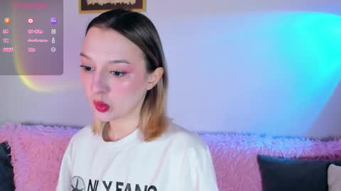 Snapshot of _ccrystaa_ chatting on November 16, 6:52 am Christina Chris online show from November 16, 6:52 am