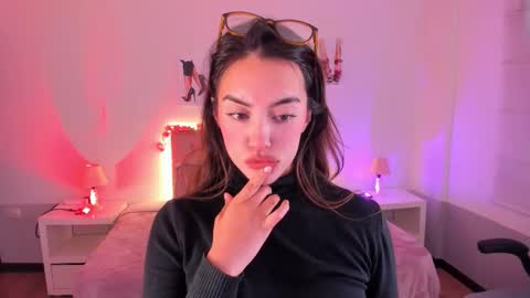 Charlote online show from October 8, 8:17 pm