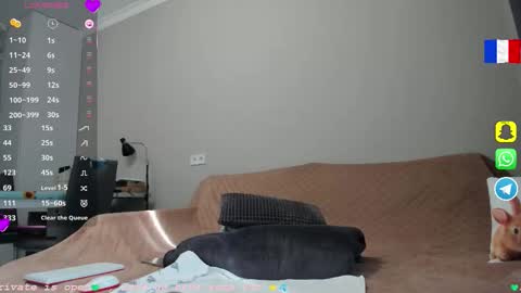 Sophie online show from November 3, 8:37 am