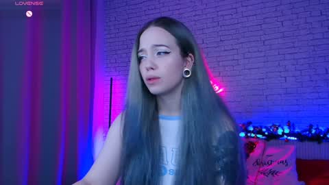 Snapshot of _crazybee_ chatting on December 27, 9:39 am Nica online show from December 27, 9:39 am