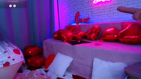 Snapshot of _crazybee_ chatting on February 14, 1:13 am Nica online show from February 14, 1:13 am