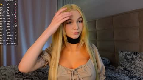 Snapshot of _curlydream_ chatting on March 6, 1:05 am Alice online show from March 6, 1:05 am