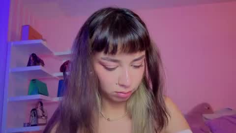 Snapshot of _cute_isabella_ chatting on July 5, 4:19 am _cute_isabella_ online show from July 5, 4:19 am
