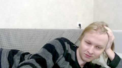 Snapshot of _dash_ chatting on November 18, 5:28 pm Tony online show from November 18, 5:28 pm