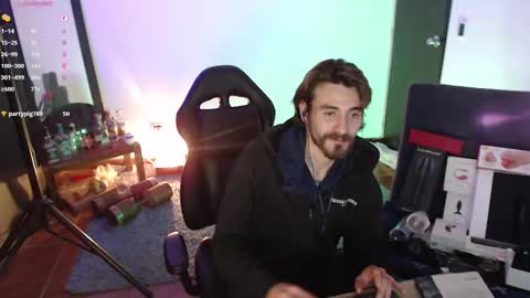 Snapshot of _delacruz911_ chatting on October 23, 3:17 am delacruz online show from October 23, 3:17 am