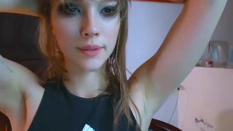 Snapshot of _demi_dee_ chatting on December 13, 5:43 pm DemiDee online show from December 13, 5:43 pm