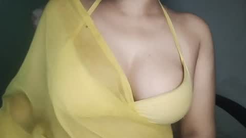 Snapshot of _dreamgirl_0 chatting on June 11, 12:32 am _dreamgirl_0 online show from June 11, 12:32 am