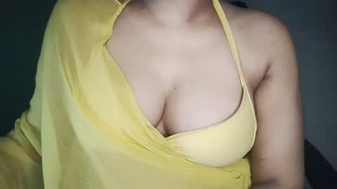 Snapshot of _dreamgirl_0 chatting on July 7, 11:09 pm _dreamgirl_0 online show from July 7, 11:09 pm