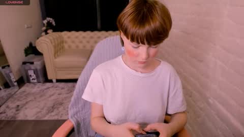 Luna    online show from March 3, 12:22 pm