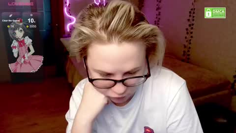 chloue and Gretta online show from February 9, 6:47 pm