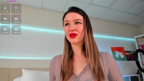 Snapshot of _emiliaa_ chatting on February 2, 6:26 am Milana online show from February 2, 6:26 am