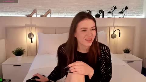 Snapshot of _emiliaa_ chatting on October 12, 3:16 am Milana online show from October 12, 3:16 am