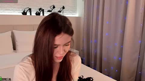 Snapshot of _emiliaa_ chatting on October 14, 2:34 am Milana online show from October 14, 2:34 am