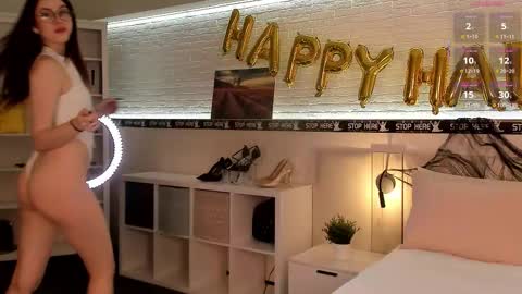 Snapshot of _emiliaa_ chatting on November 1, 3:08 am Milana online show from November 1, 3:08 am