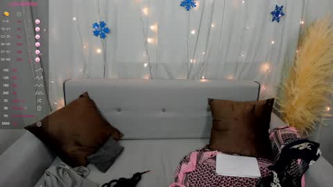 _emily__strike_ online show from December 19, 12:45 pm