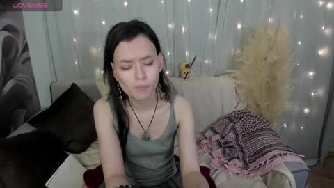 _emily__strike_ online show from January 19, 12:50 pm