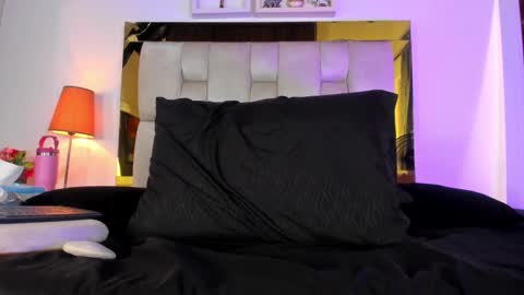 Isabella online show from March 6, 3:13 pm