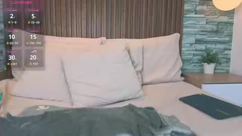  emily skinny online show from March 17, 3:37 pm