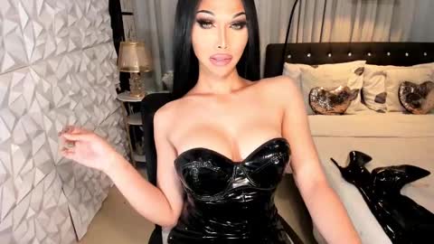 Snapshot of _enchantress_samira_ chatting on February 16, 5:48 am GODDESS SAMIRA online show from February 16, 5:48 am