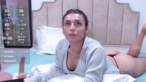 Snapshot of _ericavanderhill_ chatting on February 17, 9:19 pm Erica Vanderhill online show from February 17, 9:19 pm