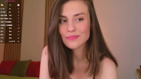 _esmeraldiyaa_ online show from March 15, 5:08 pm