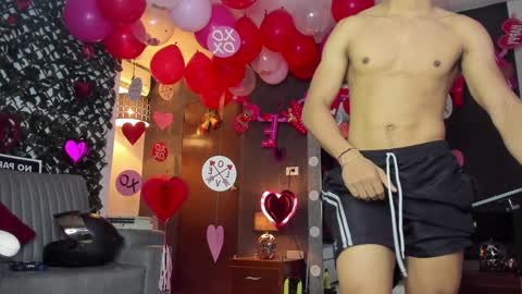 Snapshot of _eufrates_ chatting on February 8, 4:04 pm EUFRATES online show from February 8, 4:04 pm