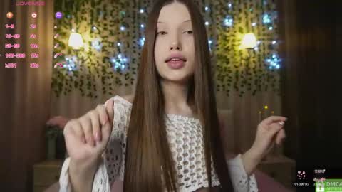 Snapshot of _eva_lee chatting on April 16, 3:13 pm Alice online show from April 16, 3:13 pm