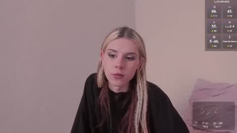 Snapshot of _eva_pleasure_ chatting on June 9, 8:37 am Eva online show from June 9, 8:37 am
