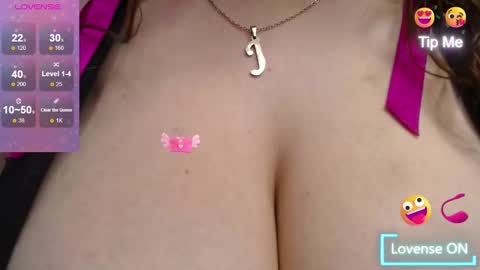 Snapshot of _evoni_b chatting on September 15, 8:20 pm evoni online show from September 15, 8:20 pm