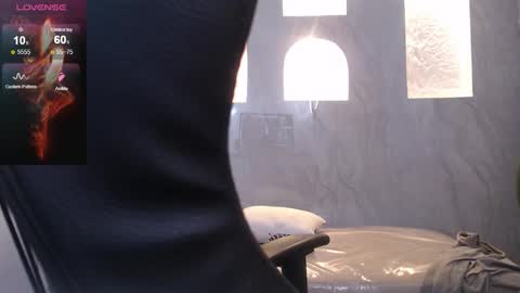 Snapshot of _evoni_b chatting on October 11, 1:16 am evoni online show from October 11, 1:16 am