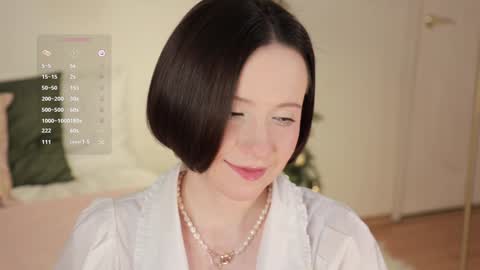 Essie  online show from December 30, 12:11 am