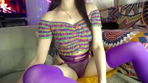 Snapshot of _fire_bird_ chatting on February 11, 5:47 am Monica online show from February 11, 5:47 am