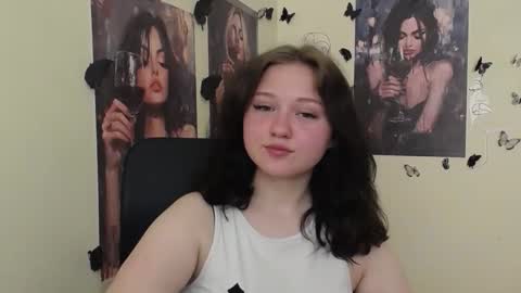 Snapshot of _foxy_lady chatting on May 6, 6:30 am Alice online show from May 6, 6:30 am