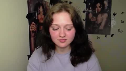 Snapshot of _foxy_lady chatting on May 11, 6:16 pm Alice online show from May 11, 6:16 pm