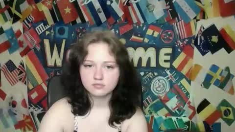Snapshot of _foxy_lady chatting on May 15, 6:53 am Alice online show from May 15, 6:53 am