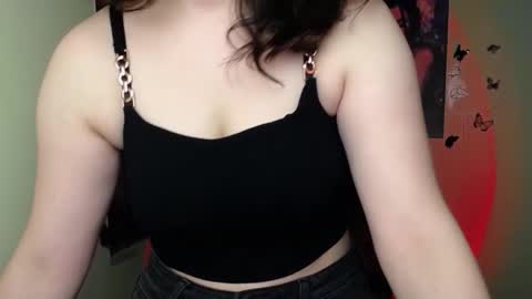 Snapshot of _foxy_lady chatting on May 16, 10:36 am Alice online show from May 16, 10:36 am