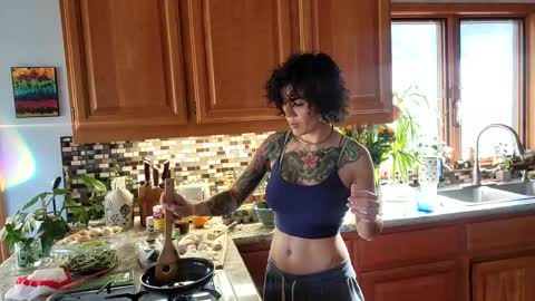 Snapshot of _frankie_rivers chatting on February 25, 11:44 pm Frankie Rivers allmylinks online show from February 25, 11:44 pm