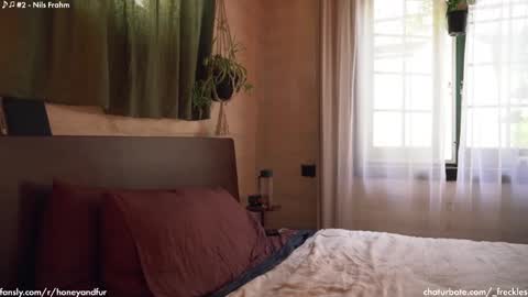 Snapshot of _freckles chatting on February 3, 10:11 pm Jacqui Queen goddess motorcycle mozzarella Jaq next livestream see bio online show from February 3, 10:11 pm